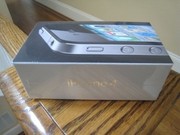 Apple,  iPhone 4 32GB Black / White Unlocked